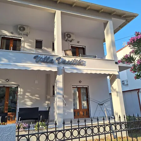 Vasiliki Hotel *